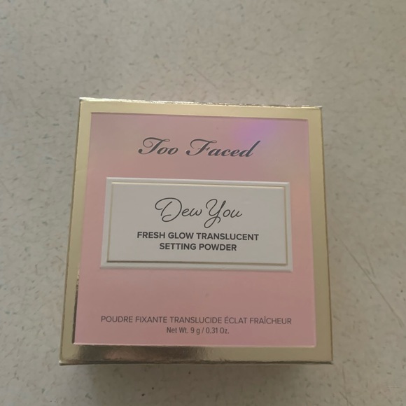 Too Faced Dew You Setting Powder - Picture 4 of 4